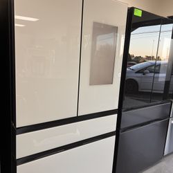 Samsung Bespoke 4-Door French Door Refrigerator with Family Hub in White Glass