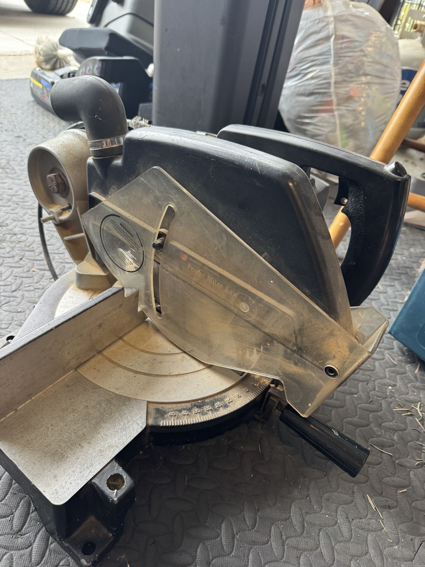 Black & Decker Power Miter Saw – Model 7715 Reliable Cutting Power / Great Starter Saw