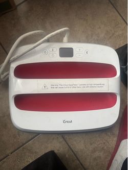 Cricut EasyPress® SE – 12 in x 10 in, Raspberry