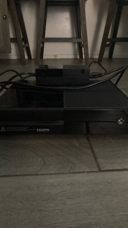 Xbox one power supply and console NO controller 500 go model 1540