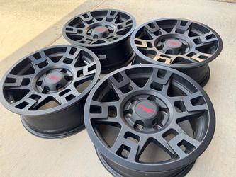 4 Toyota Tacoma 4Runner FJ Cruiser TRD rims 17” like