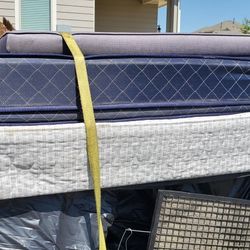 Full Xl  Mattress And Queen Box Spring 
