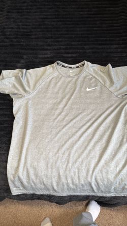 Nike dry fit size extra large shirt