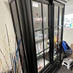 Hutch/ China cabinets 