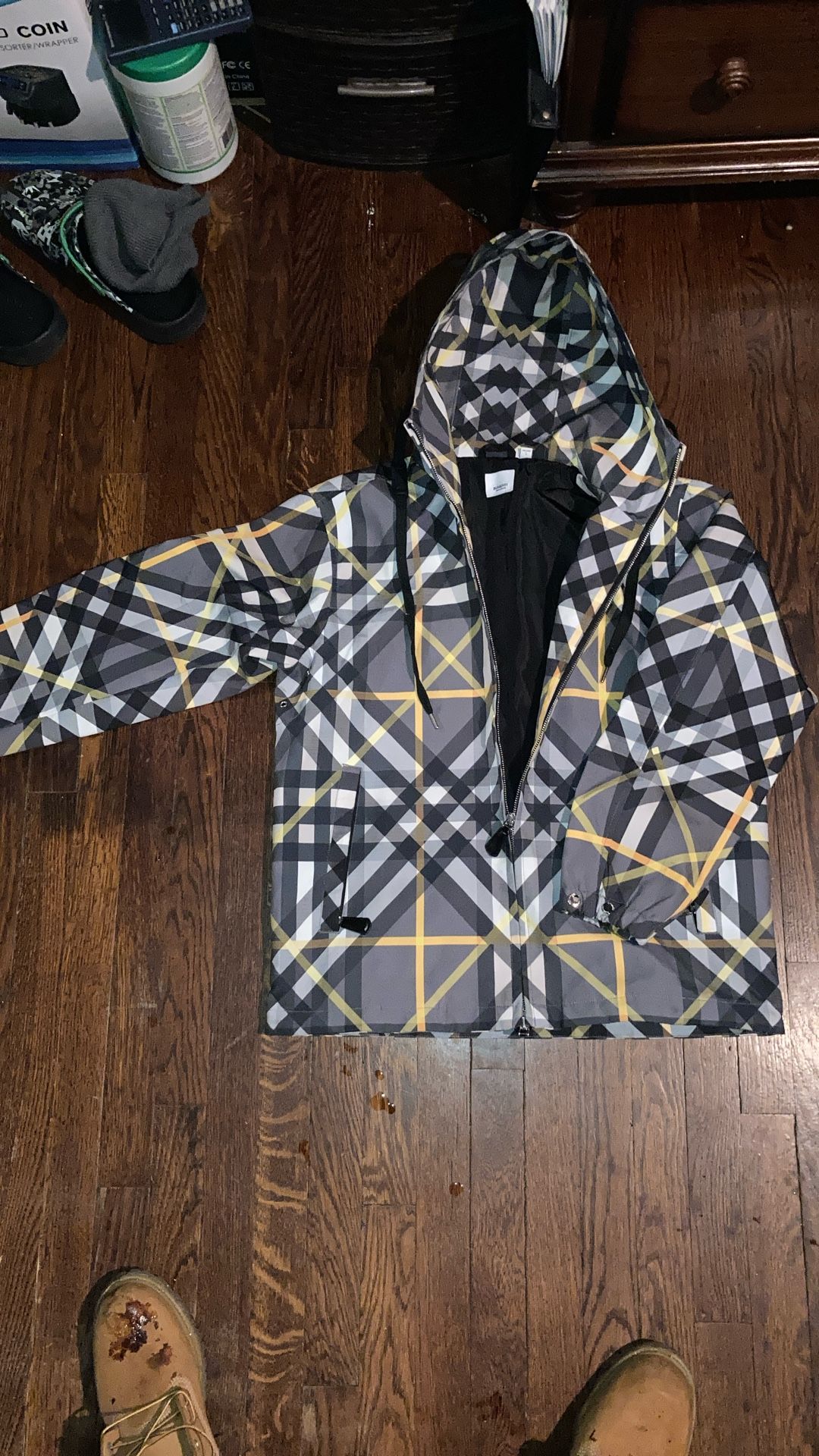 Burberry Size L