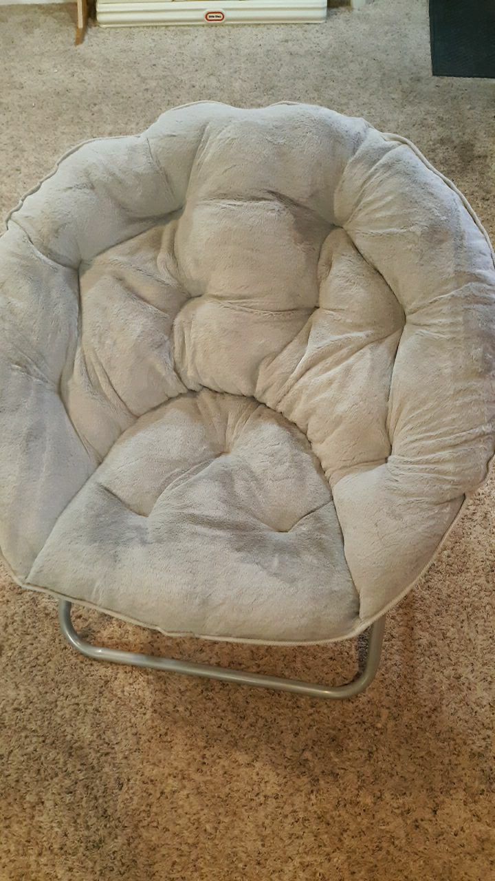 Comfy Saucer Chair