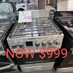 24" 2.9 Cu. Ft. Gas Free Standing Range With Convection Modular Background 