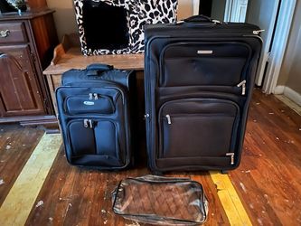 Kenneth Cole Luggage Set For Sale 