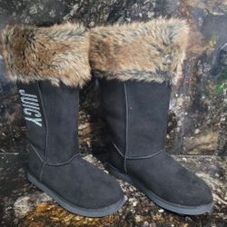 New/used Women's Boots.. See each picture for SIZE and PRICES 