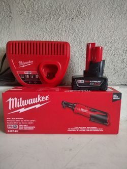 Milwaukee M12 Cordless 3/8in Ratchet Kit, 4.0 Battery & Charger. $150