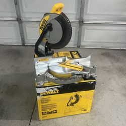 DEWALT 15 Amp Corded 10 in. Compound Single Bevel Miter Saw
