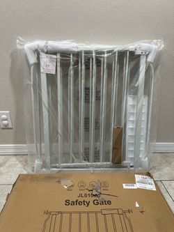 Extra Wide Safety Gate / Pet Gate - Fits Openings 71.6” - 76.4”