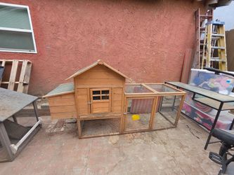 Small chicken coop