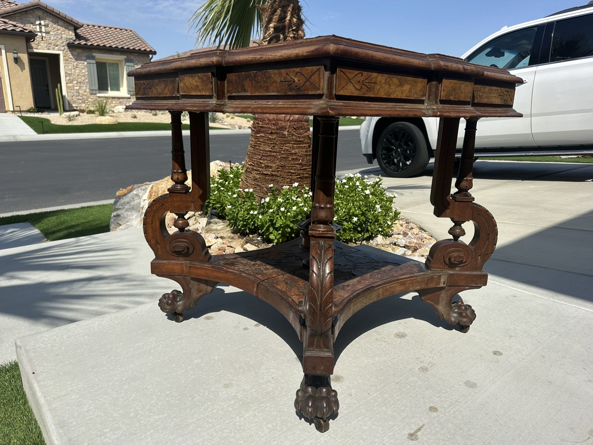 Antique Victorian Oak Parlor Table – Ornate Carvings & Claw Feet