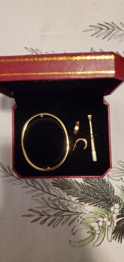 Set Bracelet And Earrings 