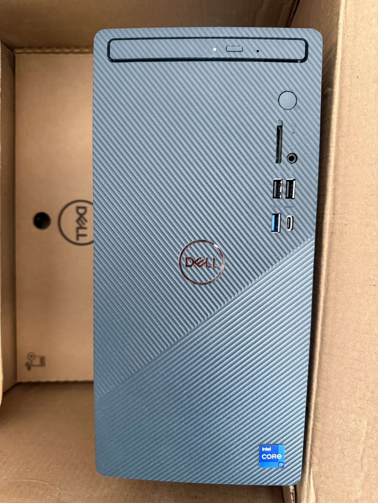 Dell Inspiron 3030 Desktop i7-14700 16GB DDR5 1TB SSD