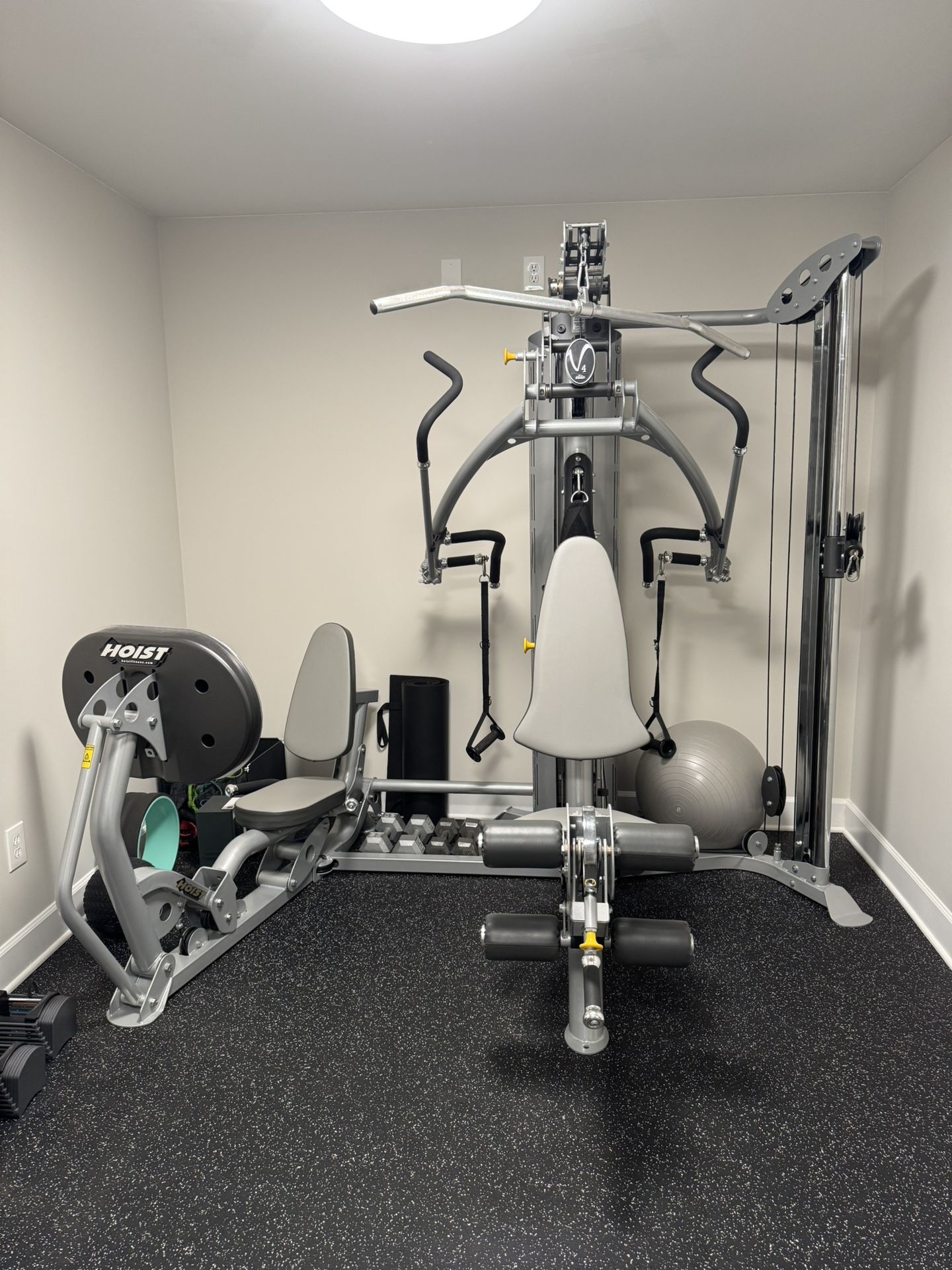 Hoist V4 Elite Home Gym with Hi-Lo Pulley and Variable Ride Leg Press