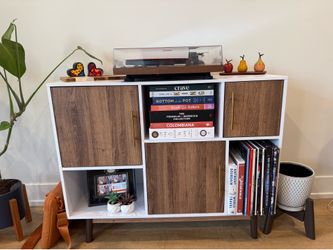 Like new 40” wide entertainment console | credenza