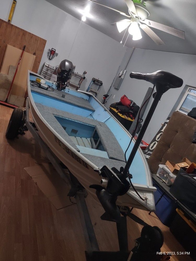 12 Aluminum Fishing Boat