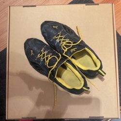 Mens 11.5 Puma Sport lifestyle Black N Yellow Shows
