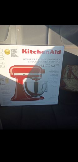 KitchenAid mixer brand new in the box never used 150