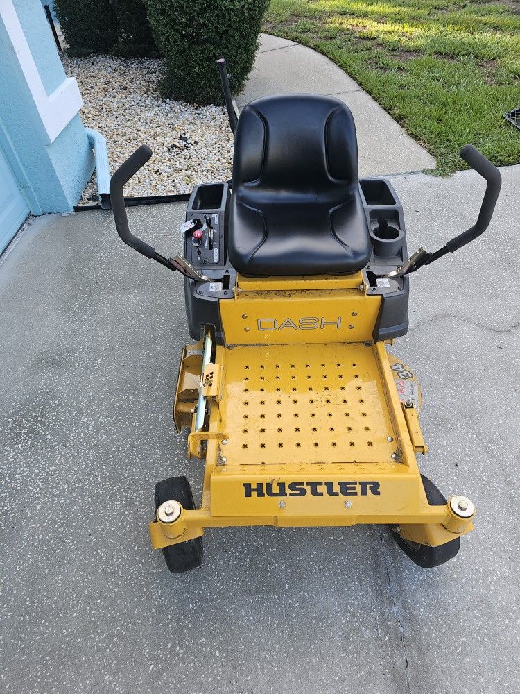 Hustler Dash 34 Zero Turn