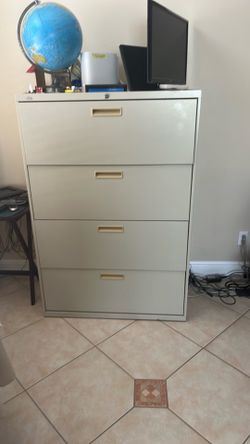 4 drawer FILE CABINET