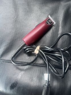 Oster® T-Finisher® T-Blade Trimmer Use but in great working condition 
