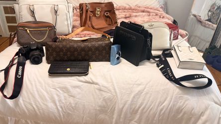 Cannon camera EOS REBEL 2Yi / Michael Kors / Coach / Steve Madden Purses