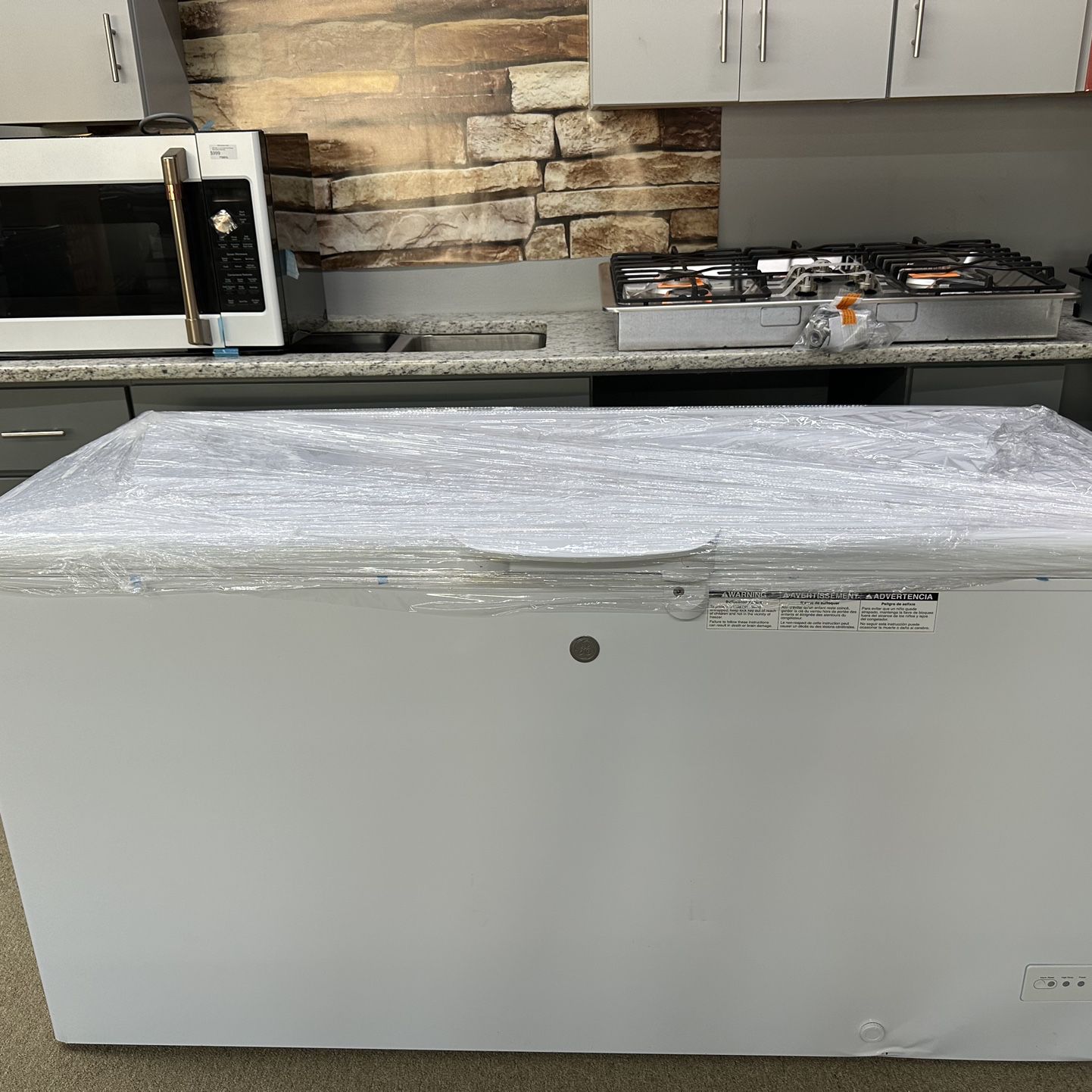 GE 15cu Ft Chest Freezer | Only $10 Down Today