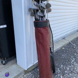 Mused Assorted Clubs And Bag