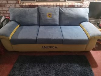 FC America Águilas sofa and loveseat