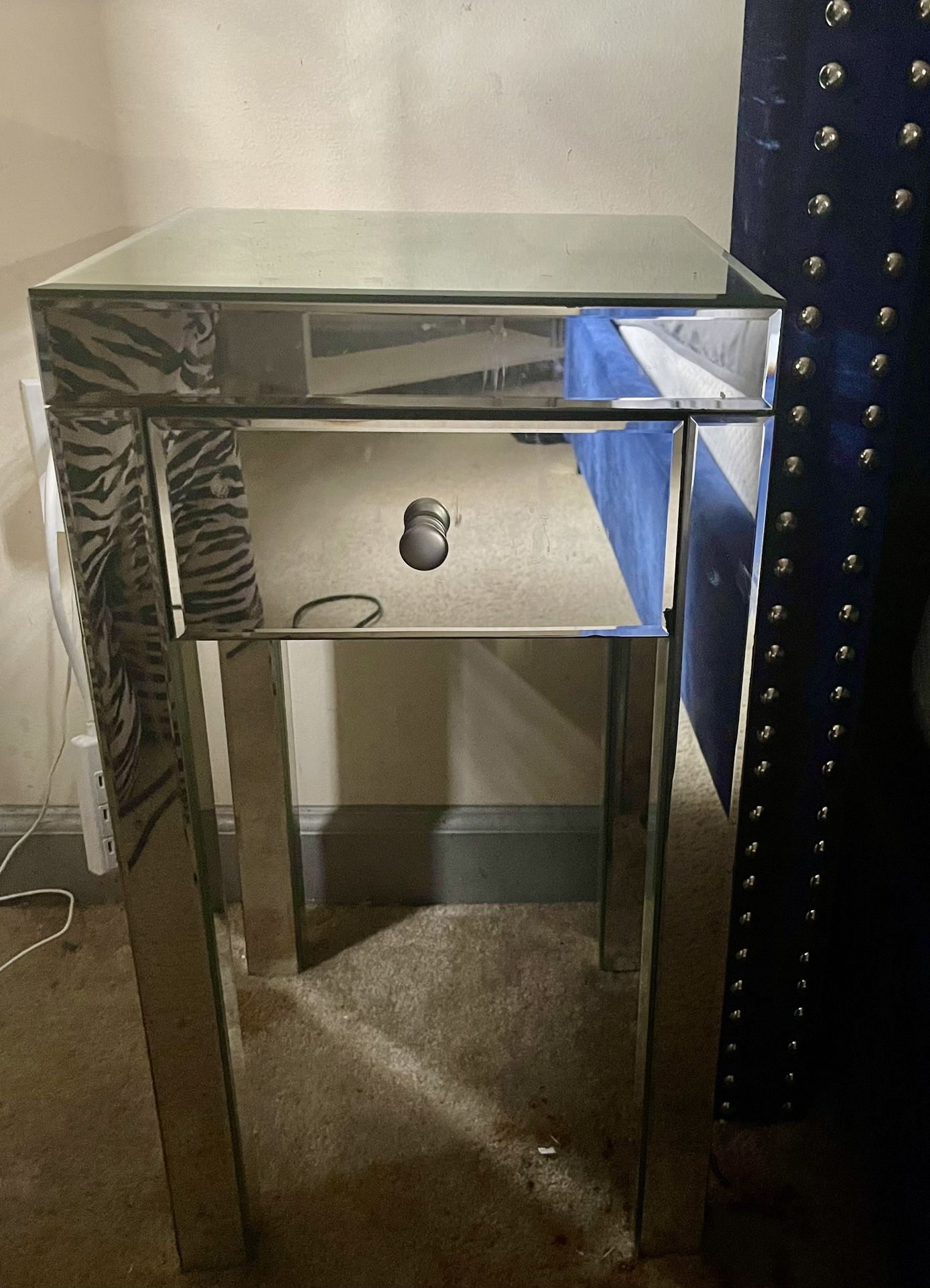 1 Drawer Mirrored End Table