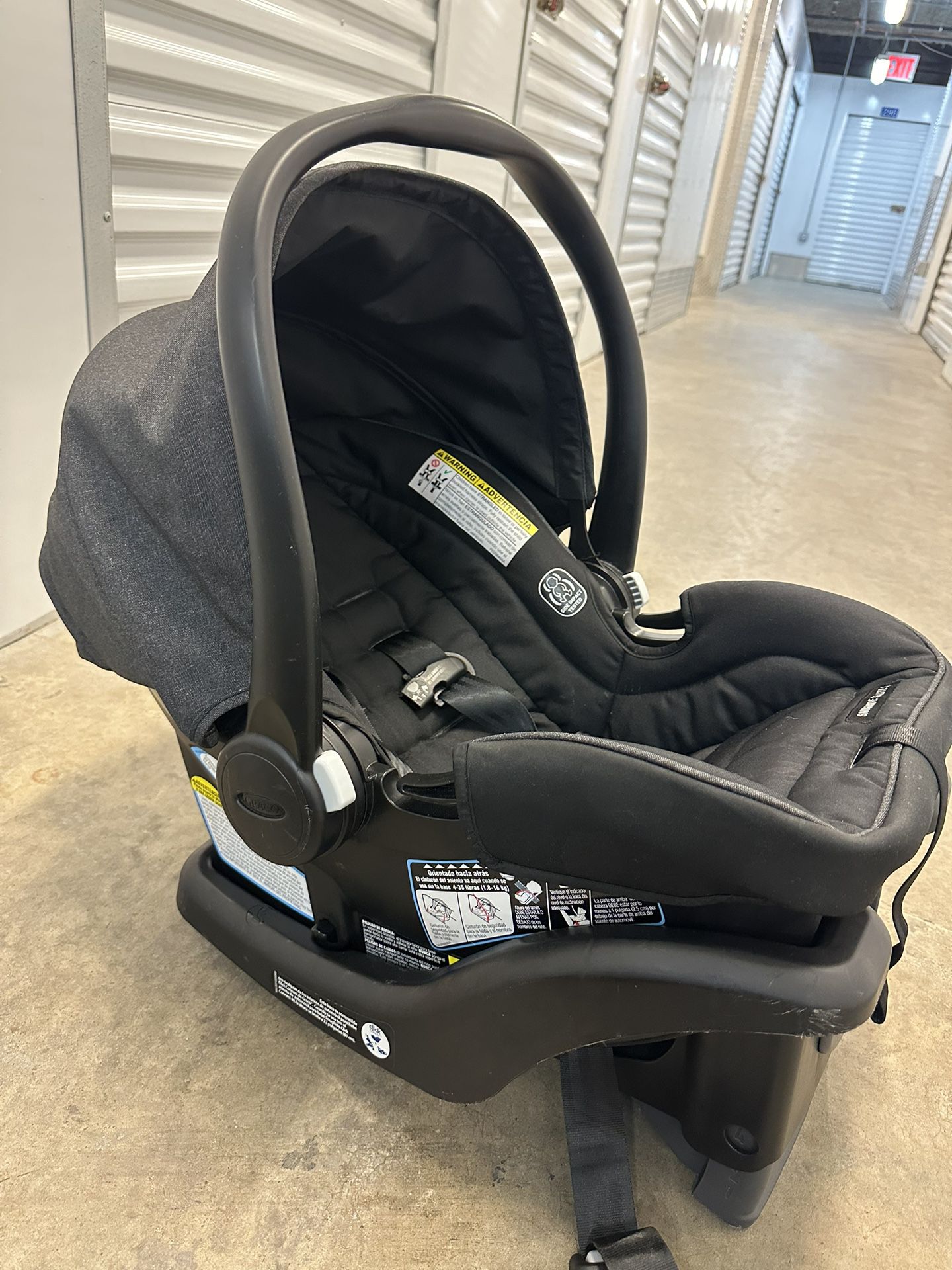 Infant Car Seat - Graco Snugride 35 Lite LX 