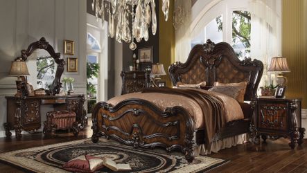 Versailles Bedroom Set Cherry oak 
