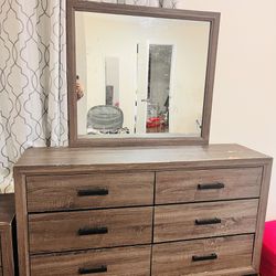 Dresser Mirror With Matching Nightstand 