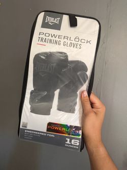 Boxing/training gloves