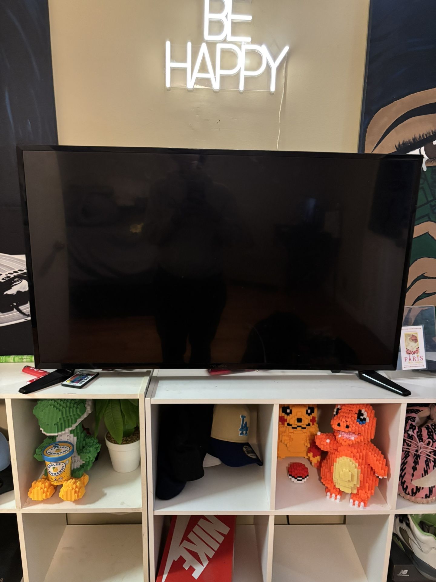Flat Screen Tv (NO REMOTE)