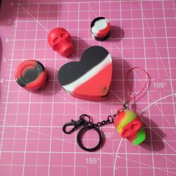 5pc Black/White/Red HEART LOT of Wax/Dab/Oil/RX Silicone Storage Containers 