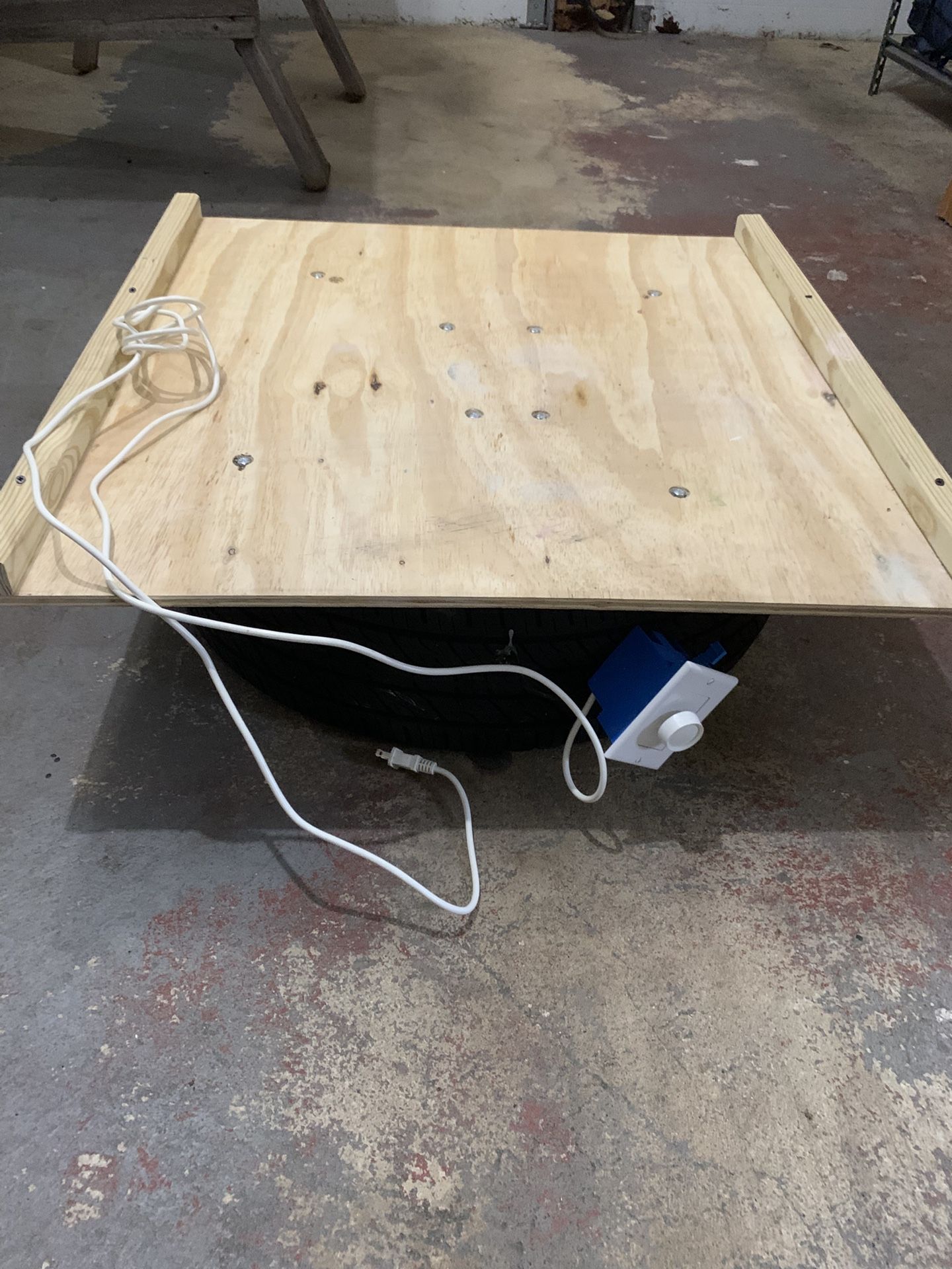 Custom Vibrating Table For Cement Projects