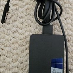 MicrosoftModel 1536 Pro Windows 8 AC Adapter Output 12V 3.6A, 5V 1A, USB Port