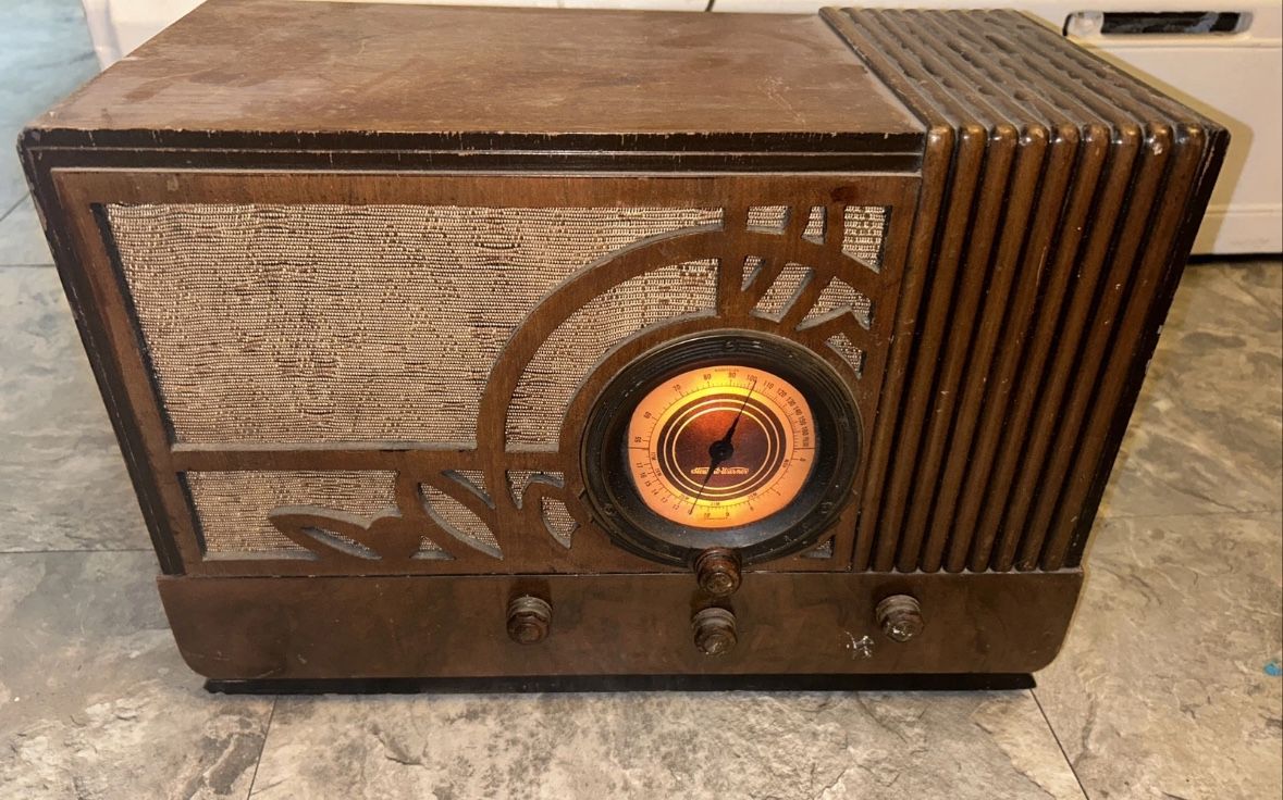 WORKING +Lights Up 1930’s STEWART WARNER Tube Radio