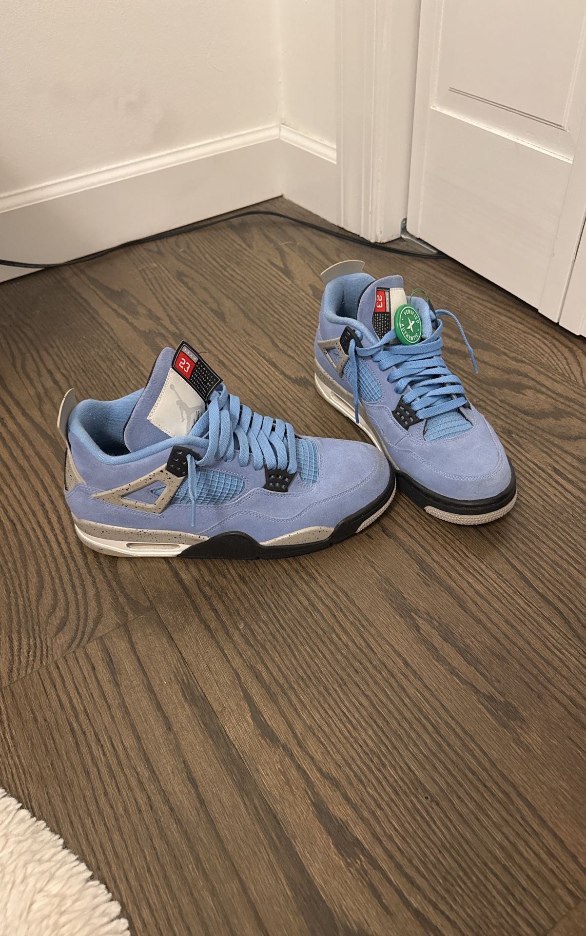 Jordan 4 Univiersity Blue Men’s Size 9.5
