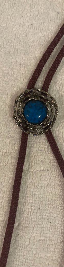 Vintage Metal Bolo Tie, Nice Round Blue Turquoise and Silver Design, Nice Design, 1 1/4" x 1 1/2=4", Nice Design, Quality, Heavy Duty, Country & Weste