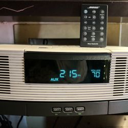 Bose Acoustic Wave Clock Radio AWR1-1W with Remote and Pedestal