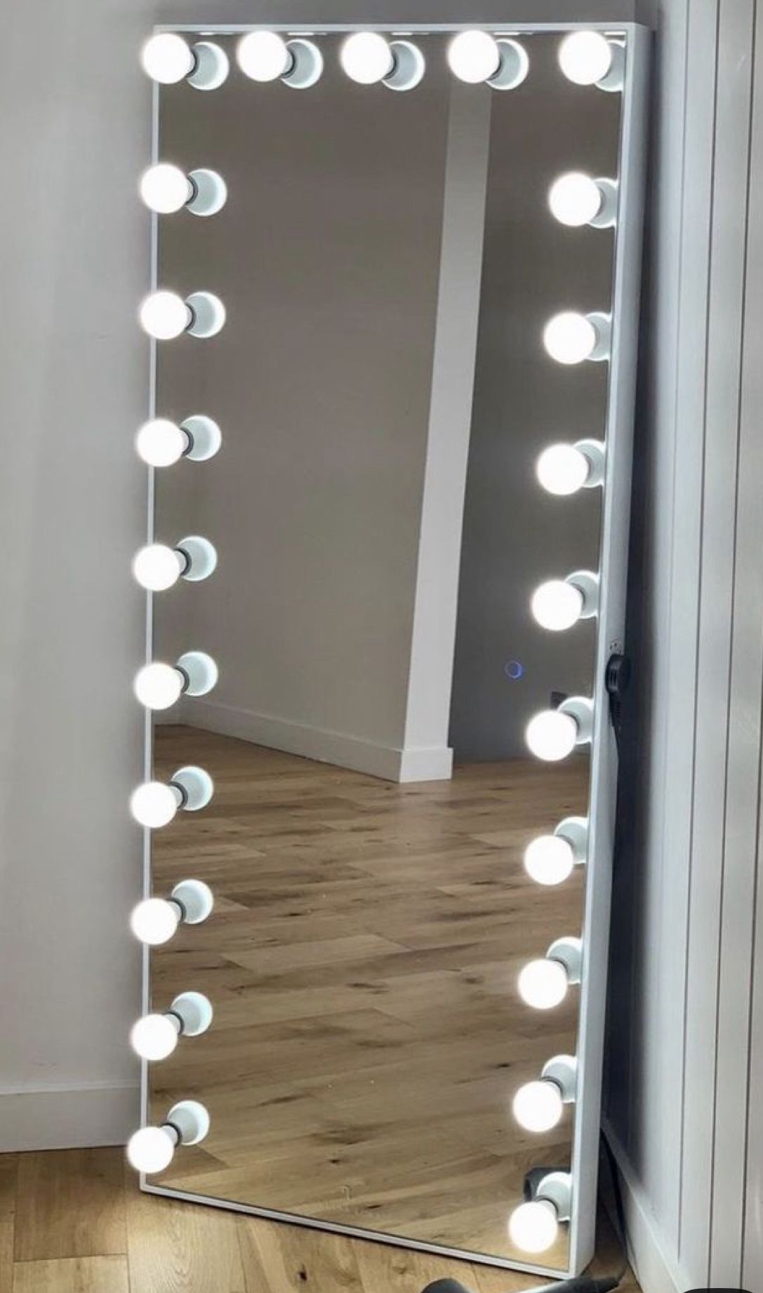 Glam Full Body Vanity Mirror 