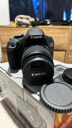 Canon EOS 2000 D