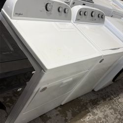 Whirlpool Washer And Dryer Set (Gas)