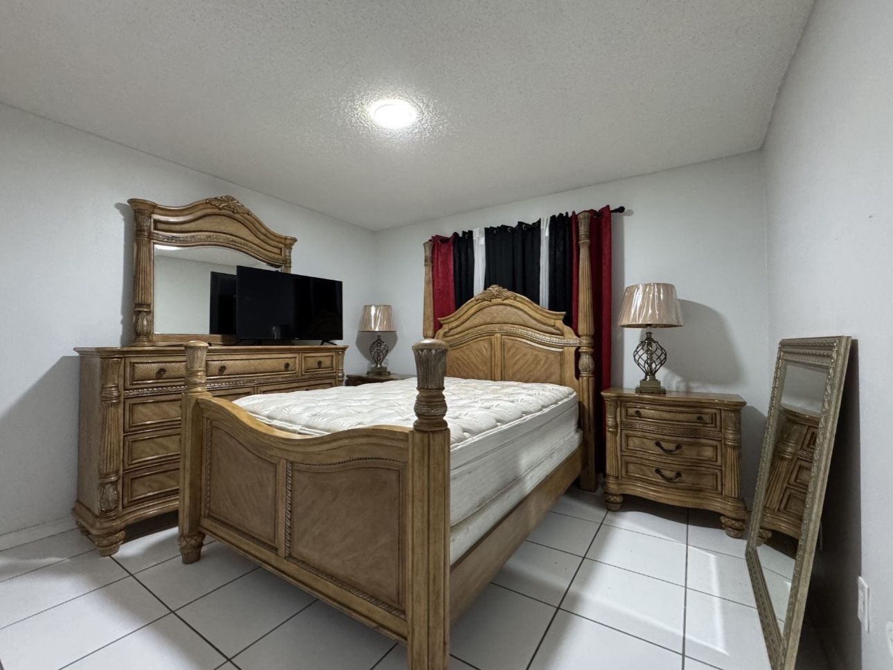 Queen Bedroom Set