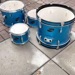 4 Ludwig Drums